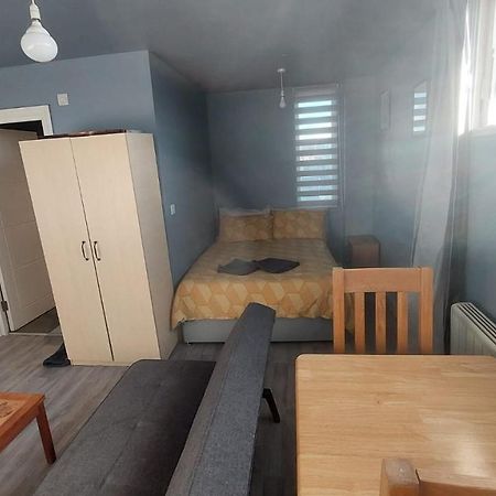 Modern Studio Maidstone - Redecorated Oct 2023 Esterno foto