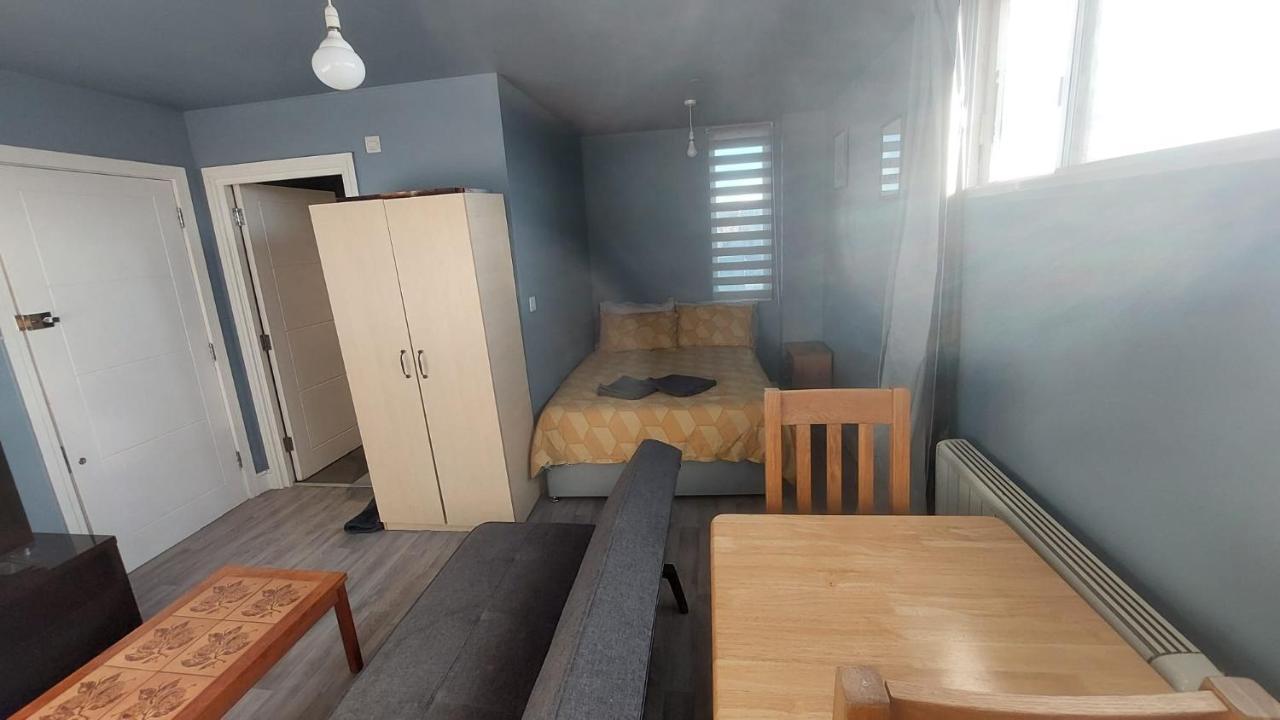 Modern Studio Maidstone - Redecorated Oct 2023 Esterno foto
